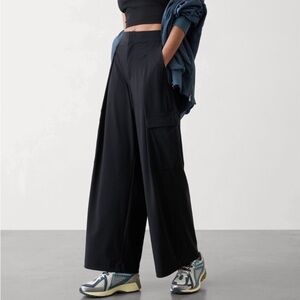 •NWT• Athleta Pinnacle Cargo Trousers